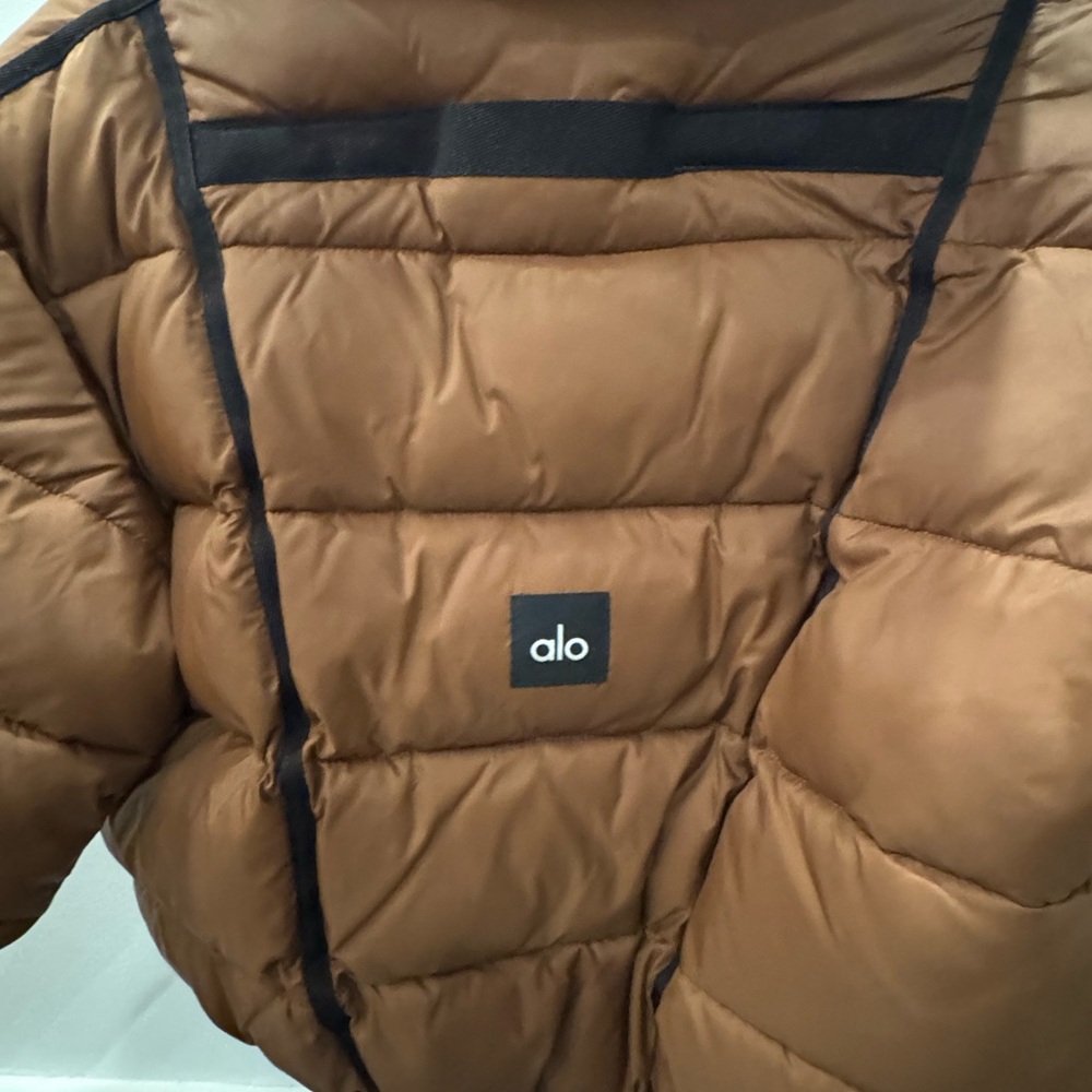 ALO Yoga Brown Quilted Puffer Jacket with Stand-Up Collar - Picture 8 of 10